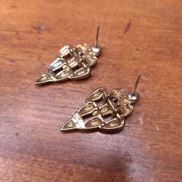 Gold Tone Teardrop Cluster Earrings - Picture 7 of 7